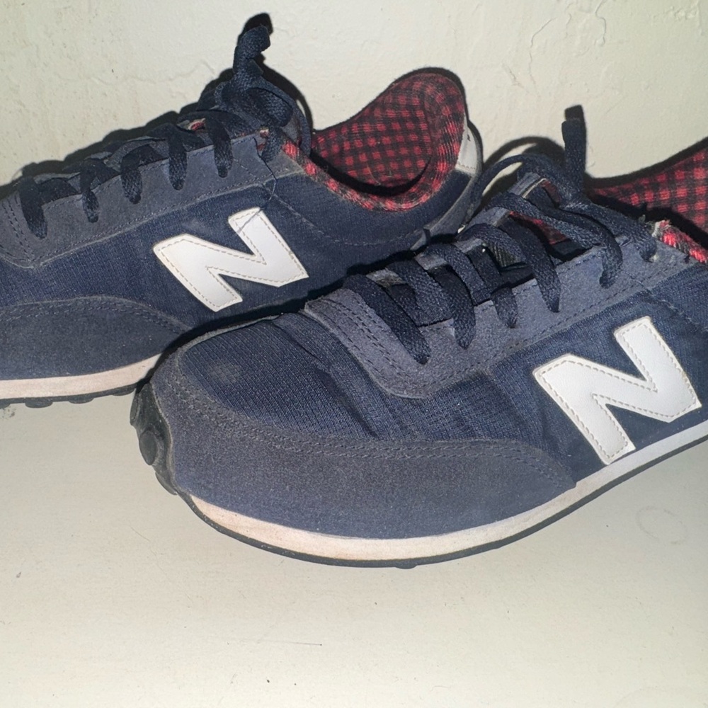 New Balance women’s  Dark Blue and White Sneakers